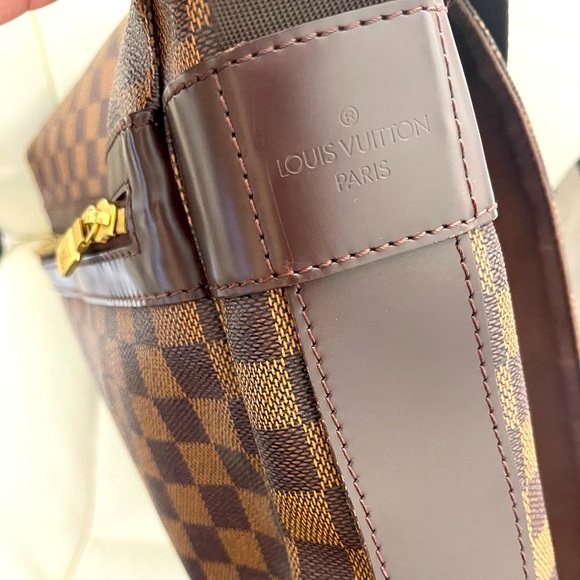 ⬇️PRICE DROP Louis Vuitton Damier Ebene Bastille Messenger - Picture 5 of 16
